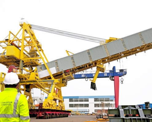 Mining - Ship loader ex China to Guinea - Loading operation in Qidong