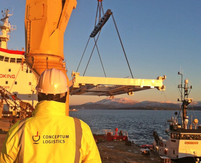 Conceptum Logistics - Loading supervision of steel structures in Vestnes Norway